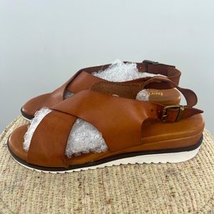 New Bertuchy  leathers criss cross sandals ajustable straps, size 39